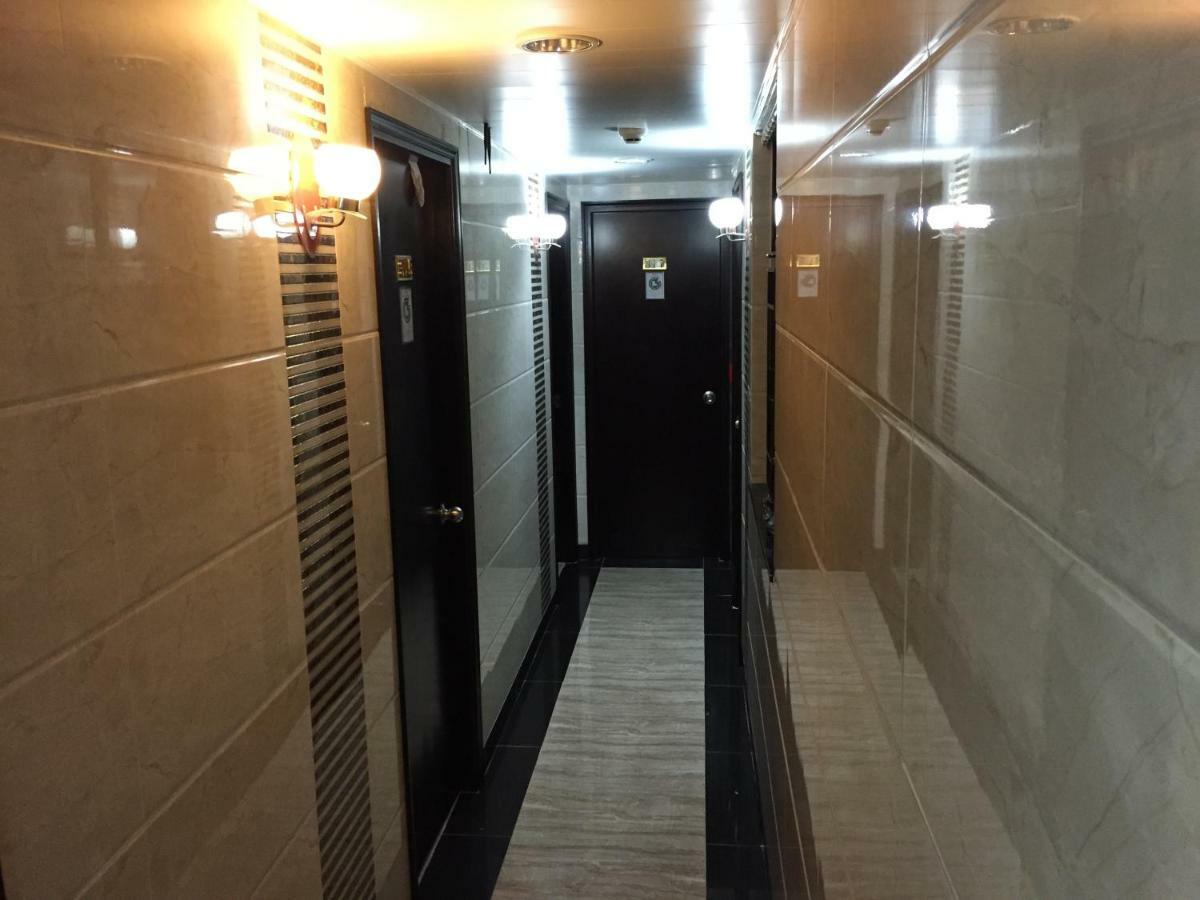 Skyline Hostel Гонконг Екстер'єр фото